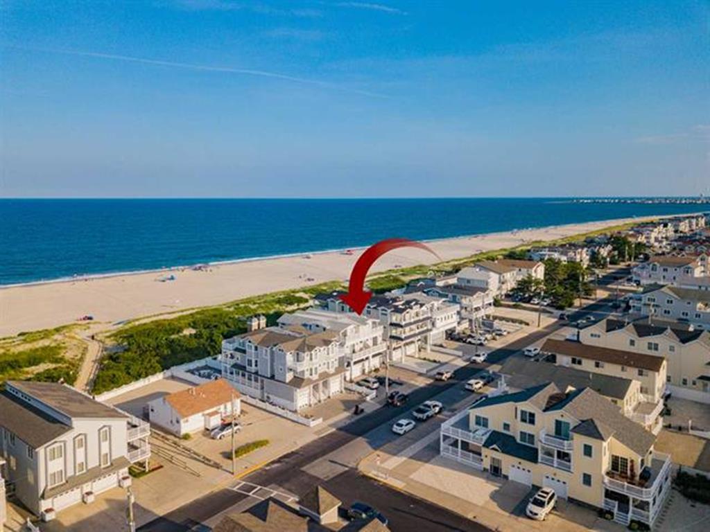 7109 Pleasure Avenue, Sea Isle City (Beach Front)