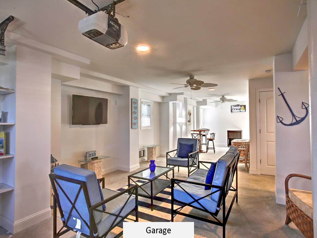 2 E Lavenia Avenue, Beach Haven Crest (Ocean Side)