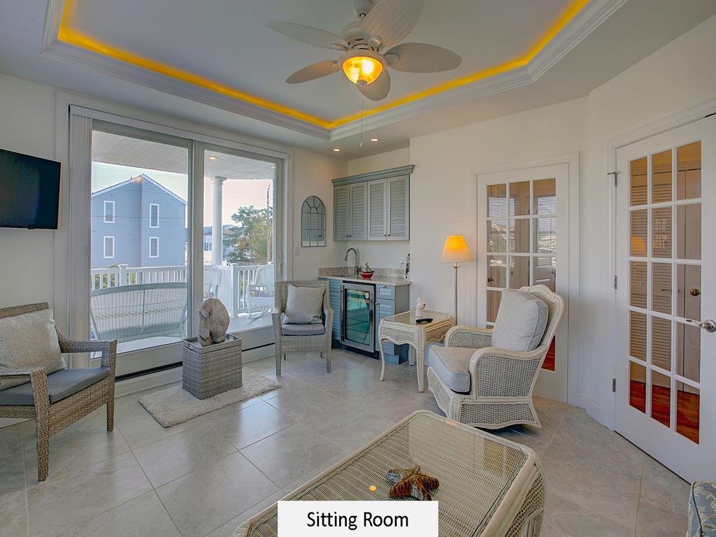 2 E Lavenia Avenue, Beach Haven Crest (Ocean Side)