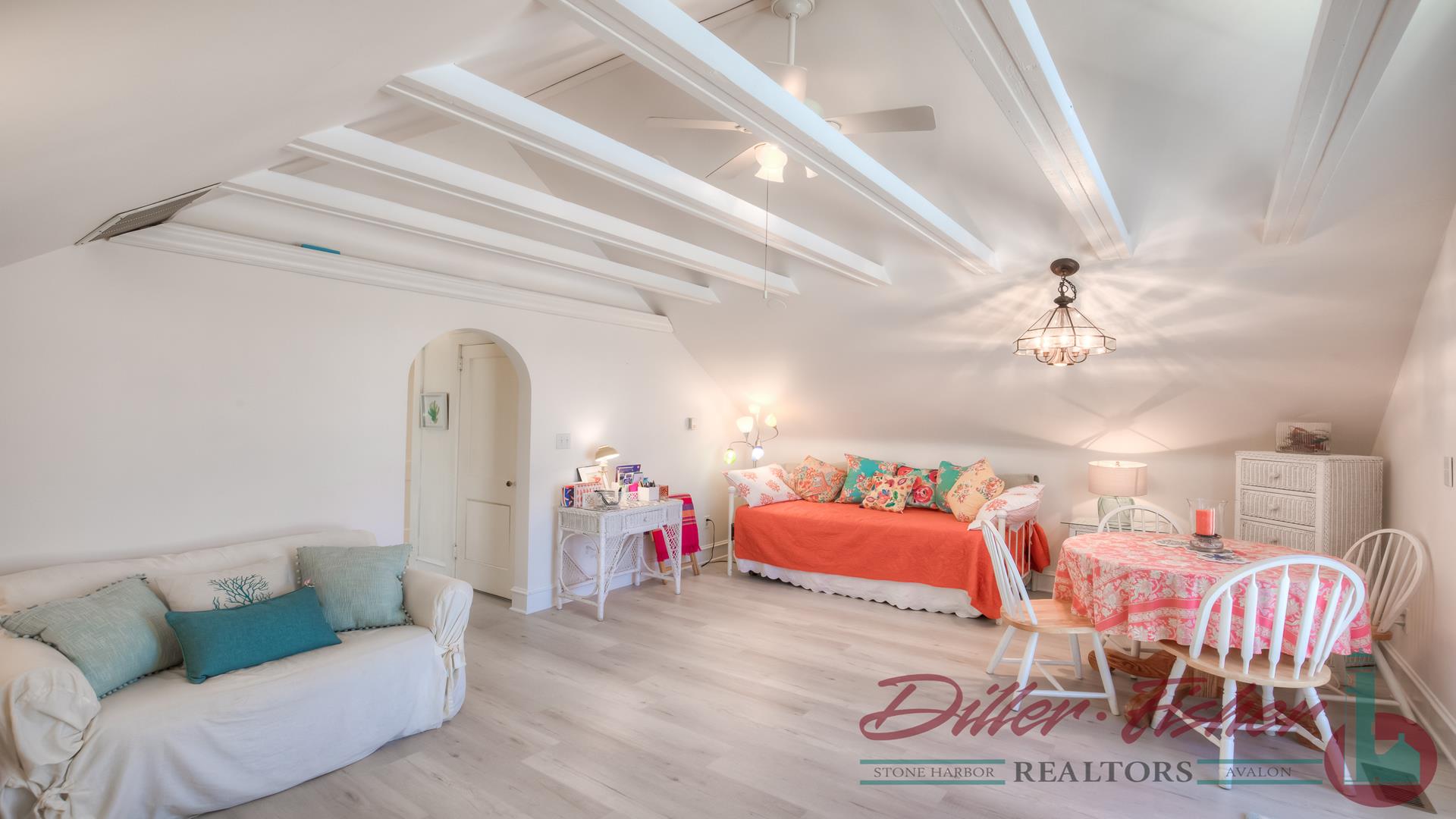 233 99th Street, Stone Harbor (Center)