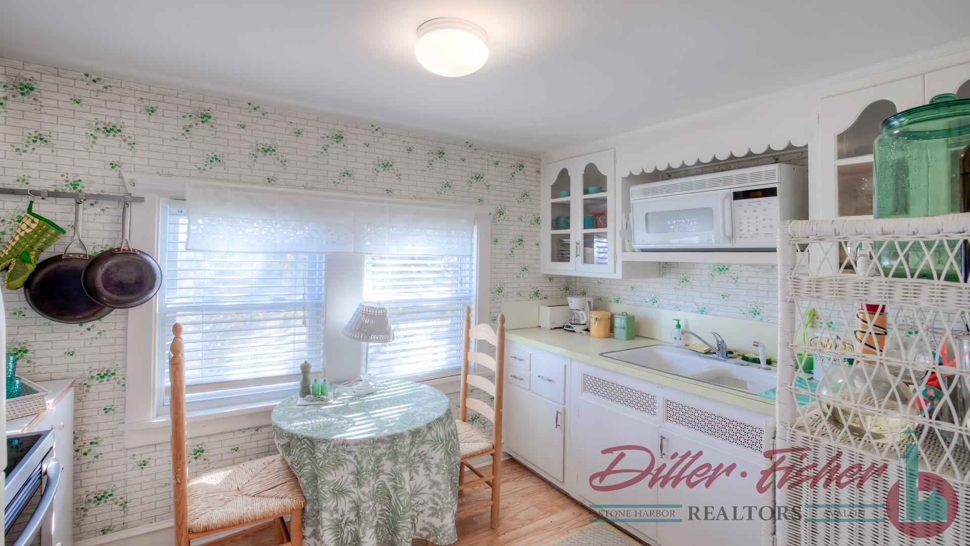 233 99th Street, Stone Harbor (Center)