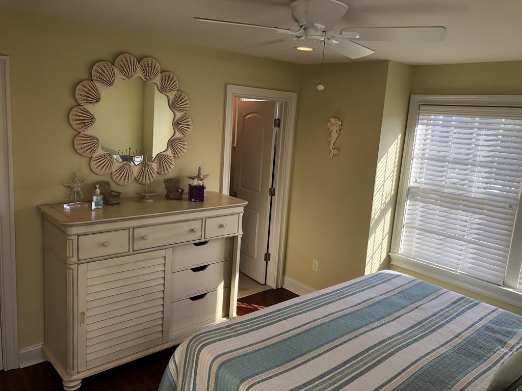 13516 Beach Avenue, Beach Haven Gardens (Ocean Side)