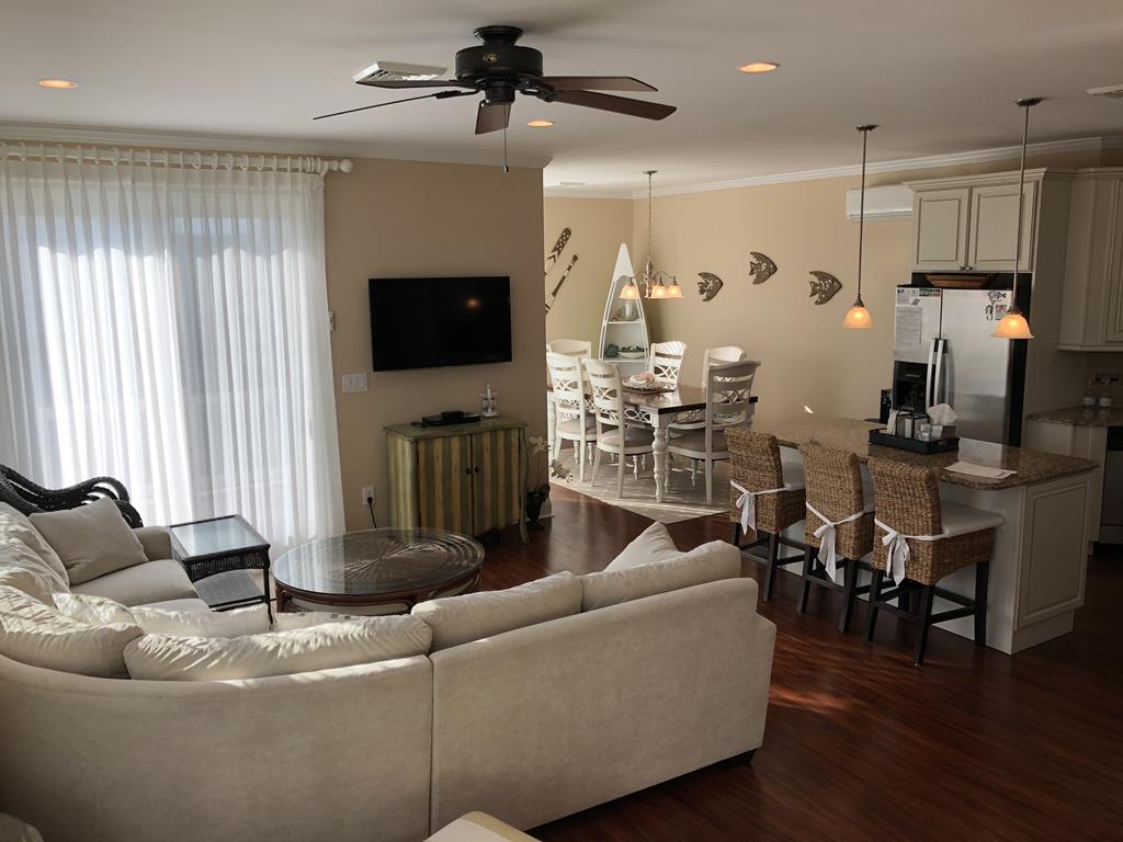 13516 Beach Avenue, Beach Haven Gardens (Ocean Side)