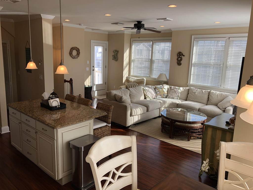 13516 Beach Avenue, Beach Haven Gardens (Ocean Side)