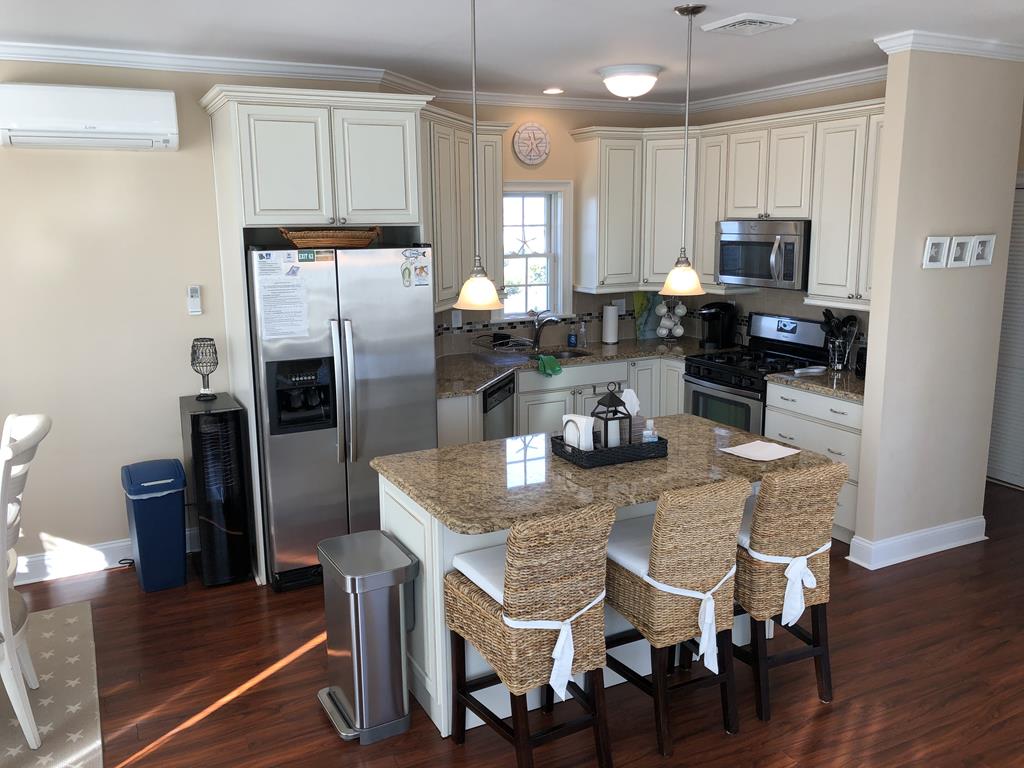 13516 Beach Avenue, Beach Haven Gardens (Ocean Side)