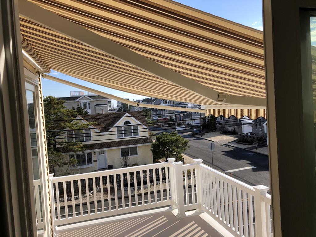 13516 Beach Avenue, Beach Haven Gardens (Ocean Side)