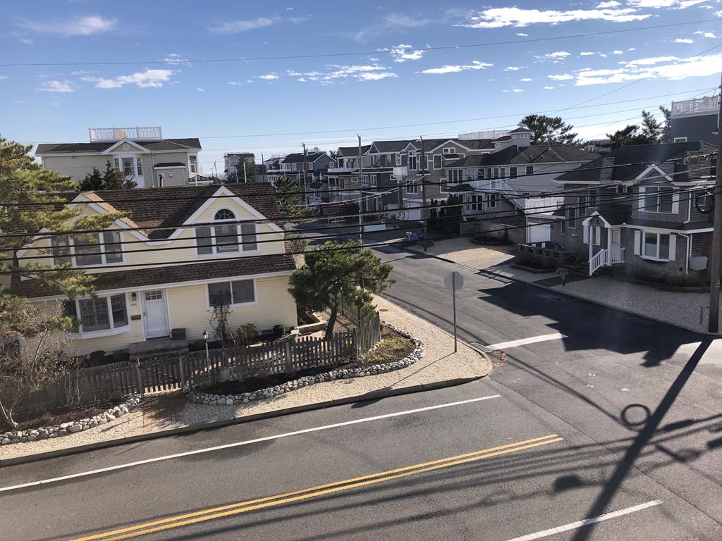 13516 Beach Avenue, Beach Haven Gardens (Ocean Side)