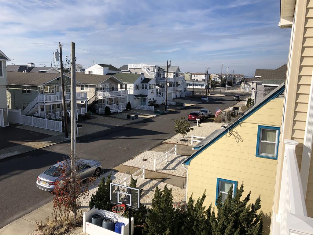 13516 Beach Avenue, Beach Haven Gardens (Ocean Side)