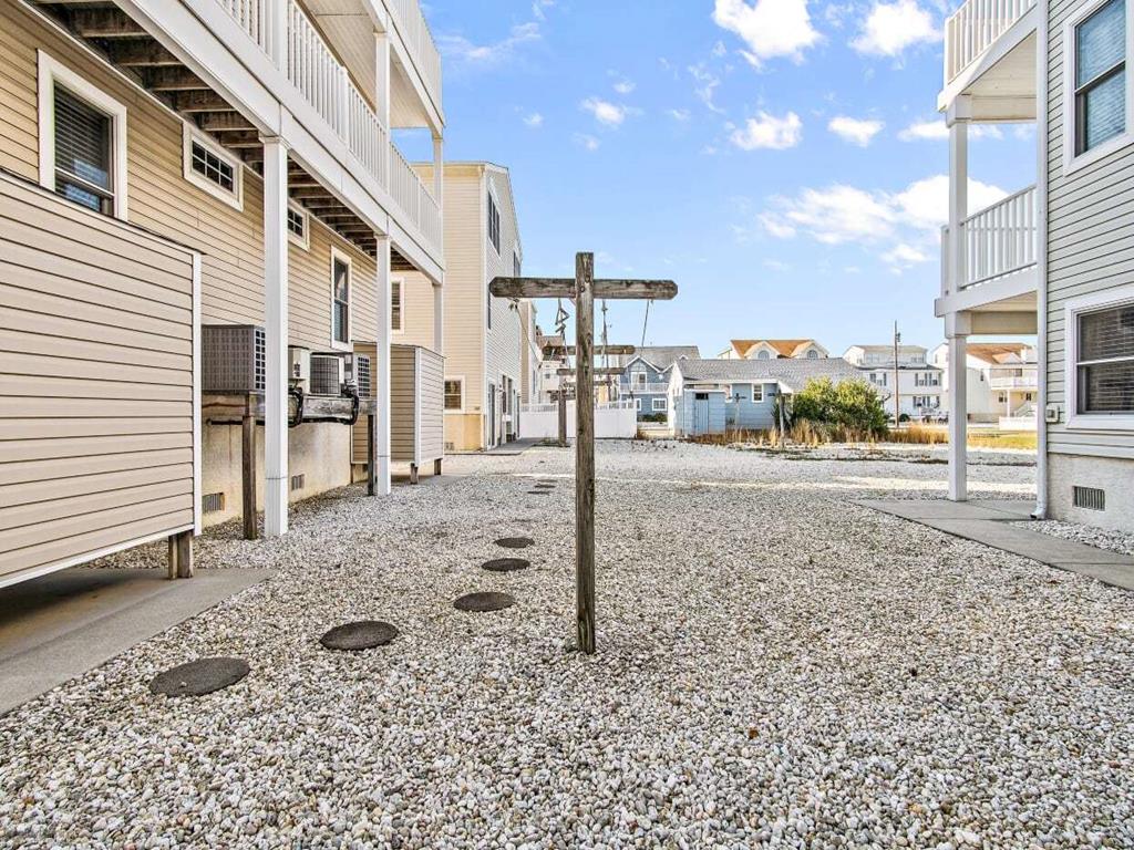 7504 Landis Avenue, Sea Isle City (Center)