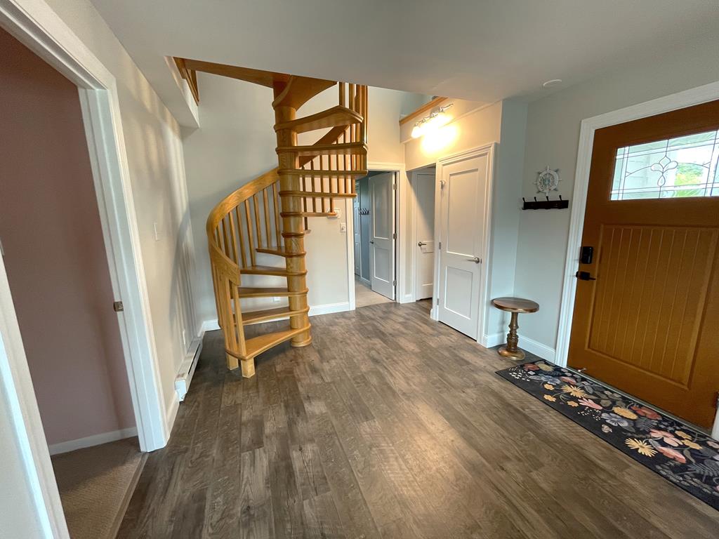 CLOSE TO BEACH AND TOWN - Grant St | Photo 13