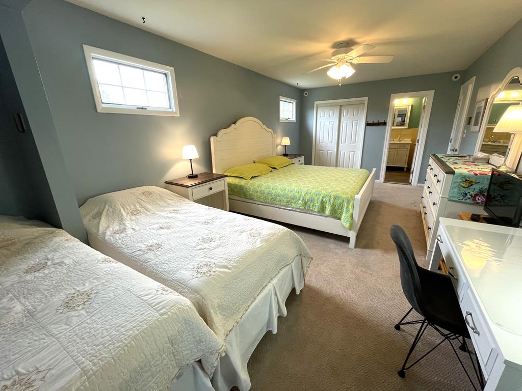 CLOSE TO BEACH AND TOWN - Grant St | Photo 15