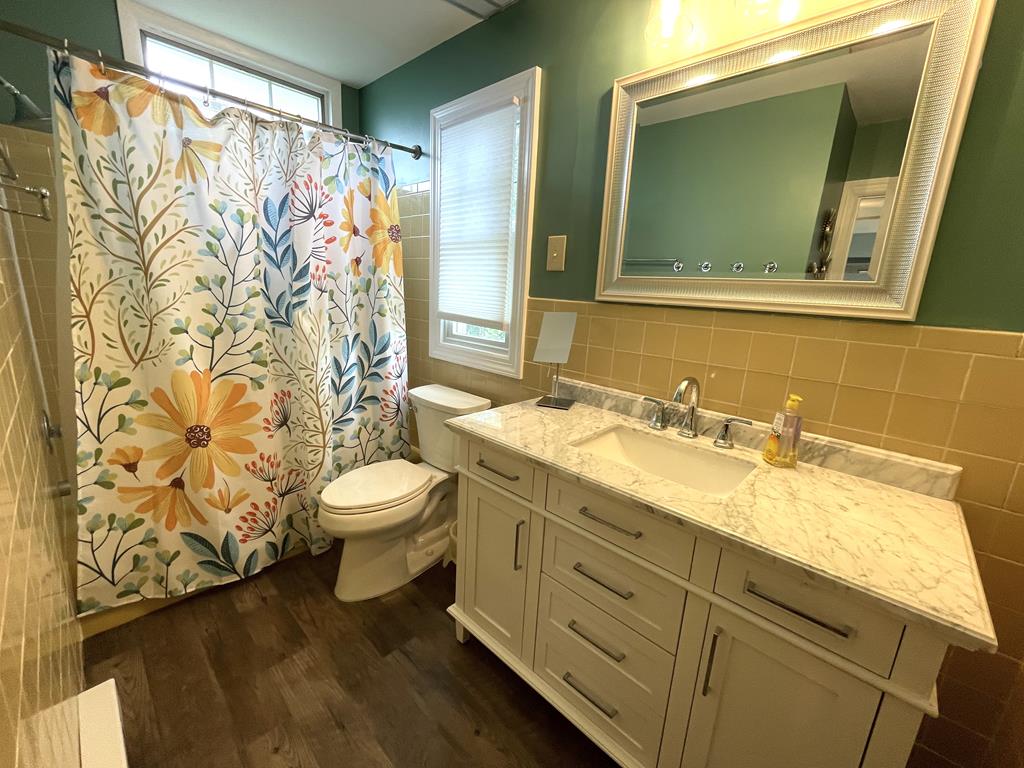 CLOSE TO BEACH AND TOWN - Grant St | Photo 17