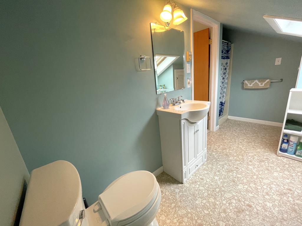 CLOSE TO BEACH AND TOWN - Grant St | Photo 23