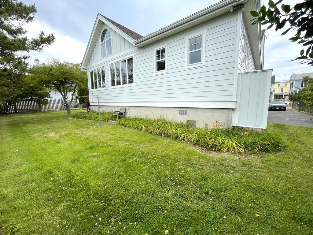 CLOSE TO BEACH AND TOWN - Grant St | Photo 27