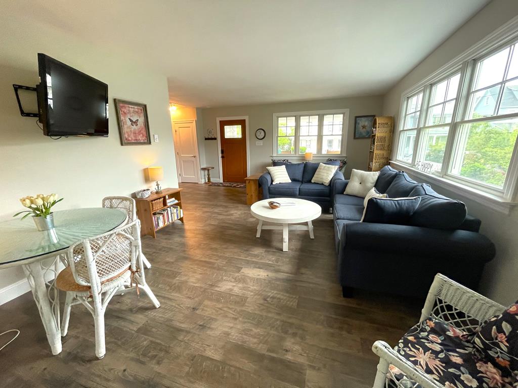 CLOSE TO BEACH AND TOWN - Grant St | Photo 7