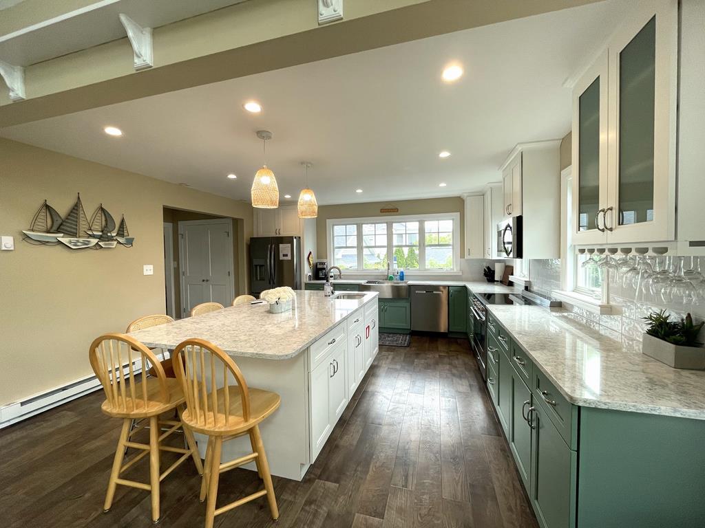 CLOSE TO BEACH AND TOWN - Grant St | Photo 11