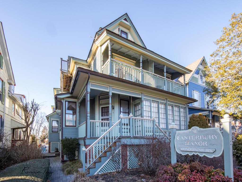 https://realtimerental.com/rrv10/RentalPhotos/1049/1049524.0.jpg
