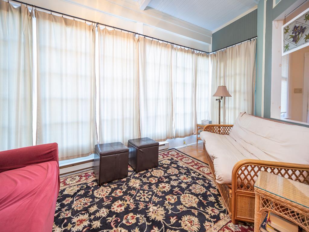 https://realtimerental.com/rrv10/RentalPhotos/1049/1049524.11.jpg