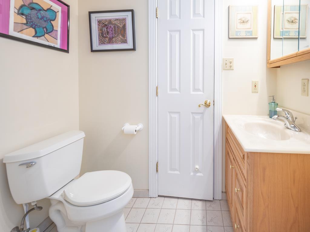 https://realtimerental.com/rrv10/RentalPhotos/1049/1049524.14.jpg