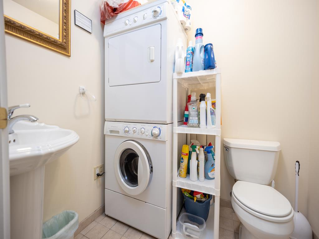 https://realtimerental.com/rrv10/RentalPhotos/1049/1049524.19.jpg