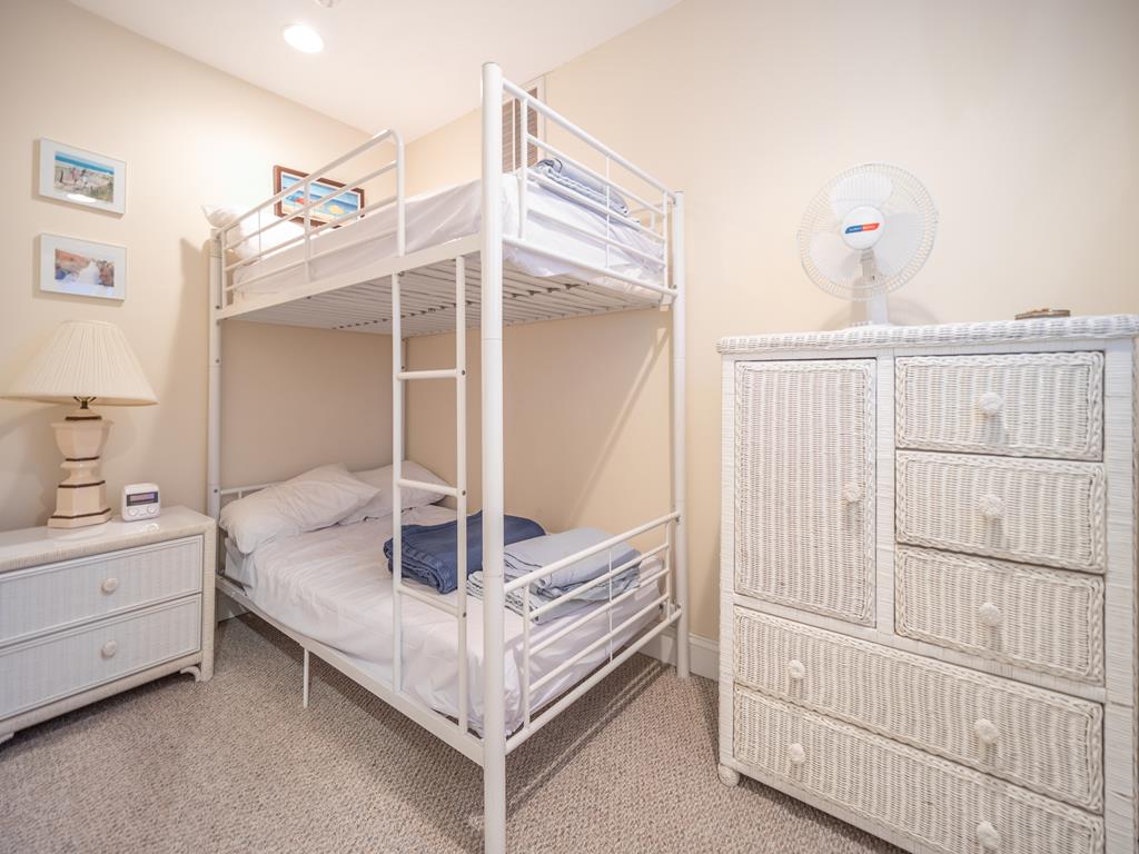 https://realtimerental.com/rrv10/RentalPhotos/1049/1049524.22.jpg