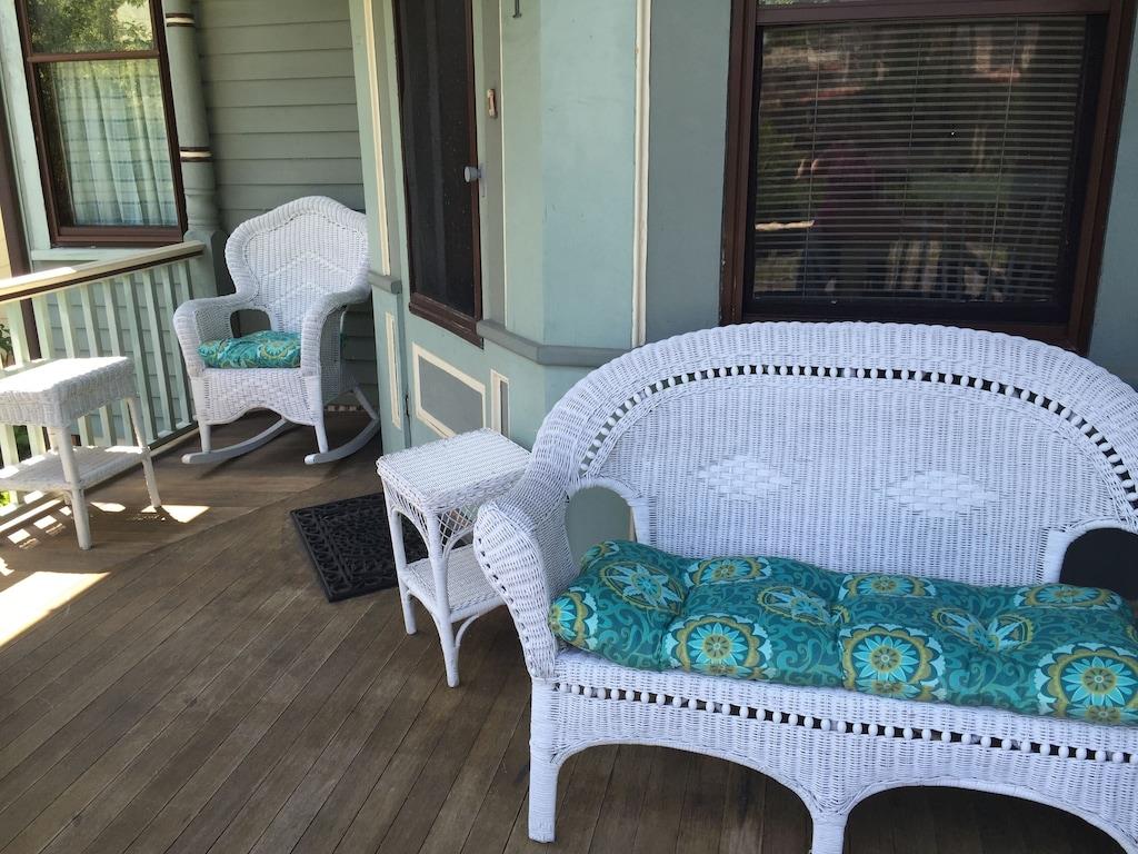 https://realtimerental.com/rrv10/RentalPhotos/1049/1049524.26.jpg