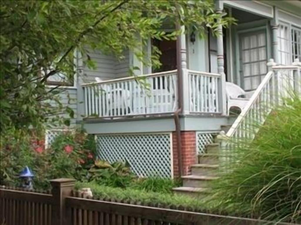 https://realtimerental.com/rrv10/RentalPhotos/1049/1049524.27.jpg