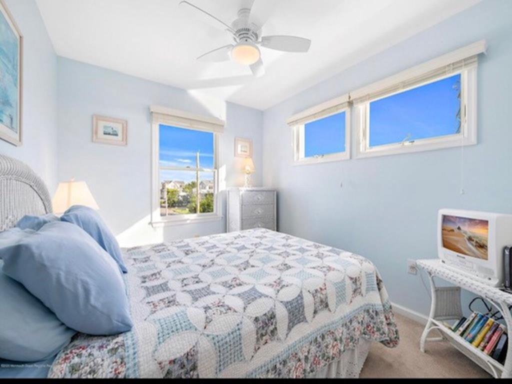 2501 Long Beach Boulevard, Spray Beach (Ocean Side)