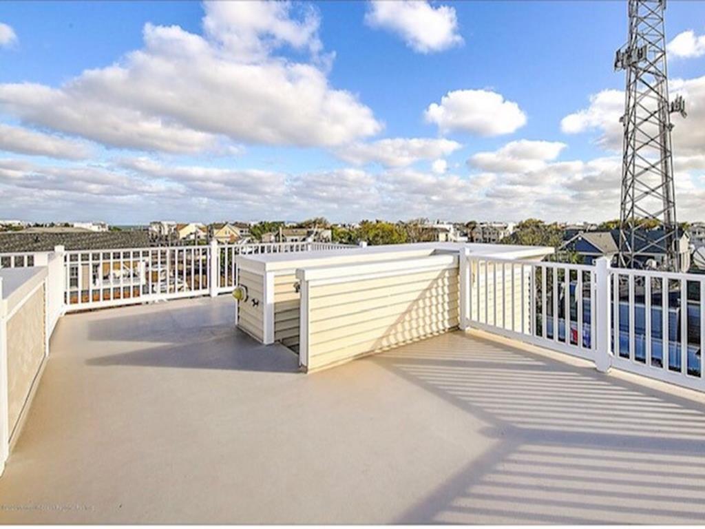 2501 Long Beach Boulevard, Spray Beach (Ocean Side)