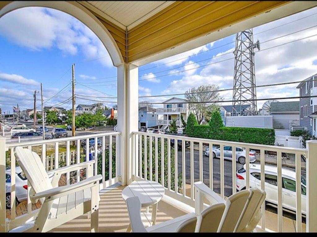 2501 Long Beach Boulevard, Spray Beach (Ocean Side)