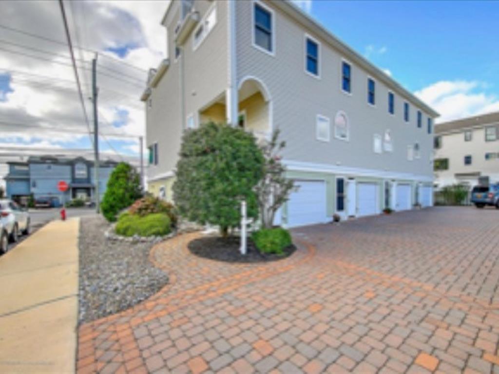 2501 Long Beach Boulevard, Spray Beach (Ocean Side)