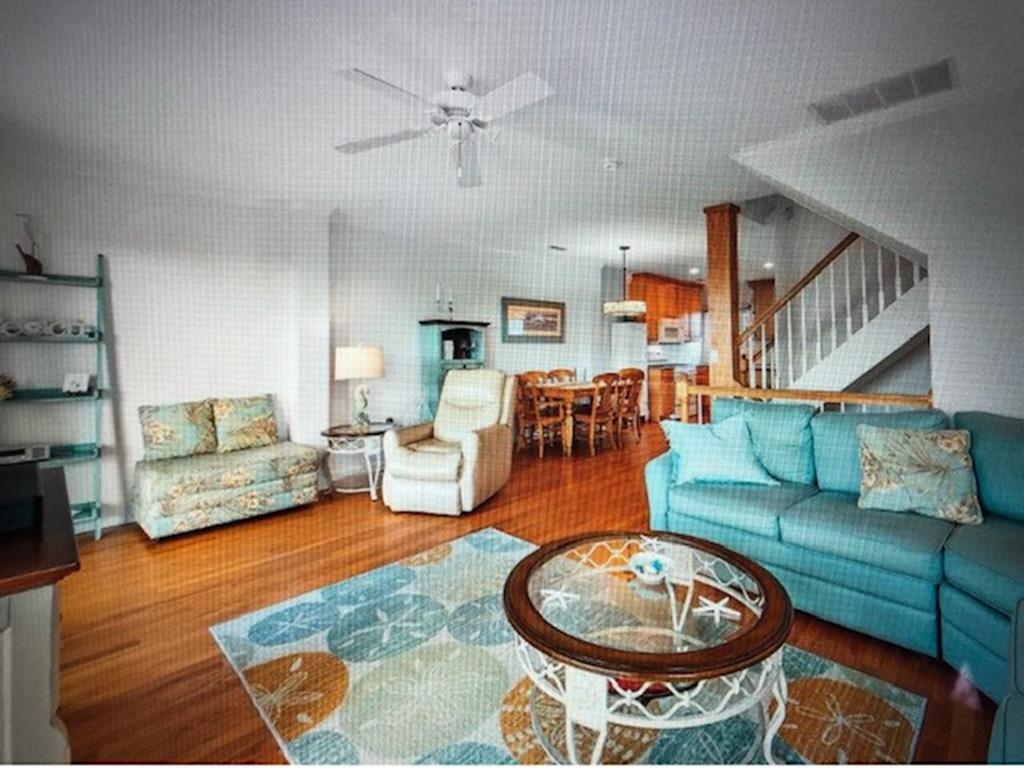 2501 Long Beach Boulevard, Spray Beach (Ocean Side)