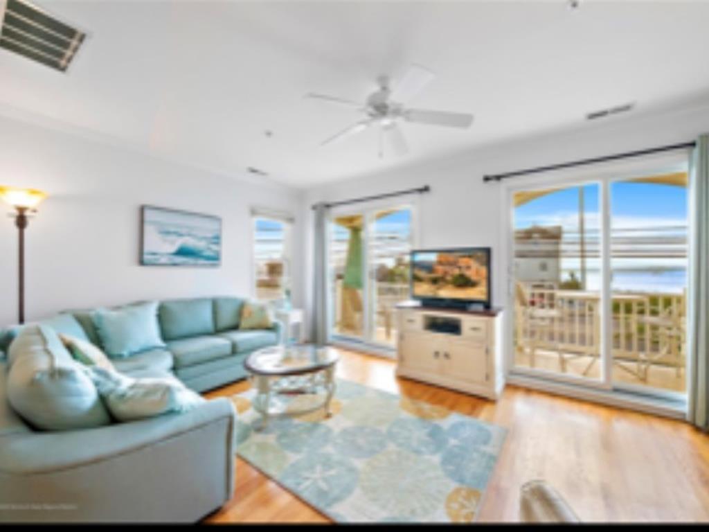 2501 Long Beach Boulevard, Spray Beach (Ocean Side)