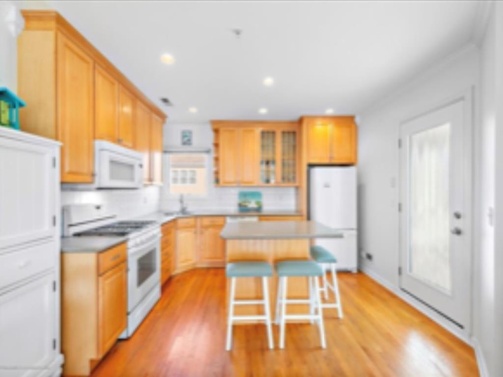 2501 Long Beach Boulevard, Spray Beach (Ocean Side)