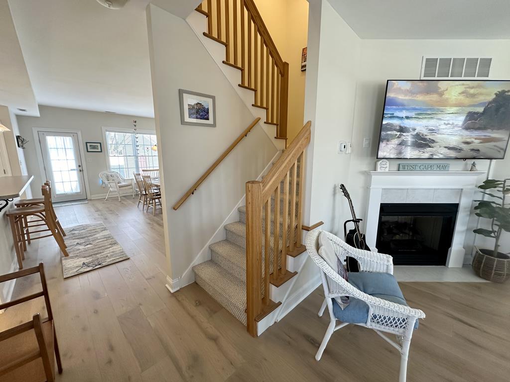 Light on Leaming | Photo 9