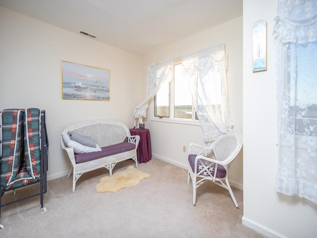 https://realtimerental.com/rrv10/RentalPhotos/1055/1055228.20.jpg
