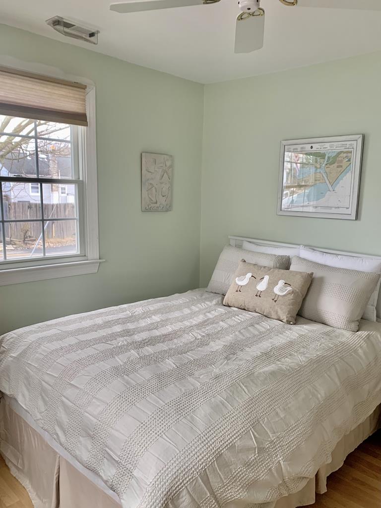 Close to Town/Beach & Pet Friendly Single Family | Photo 12