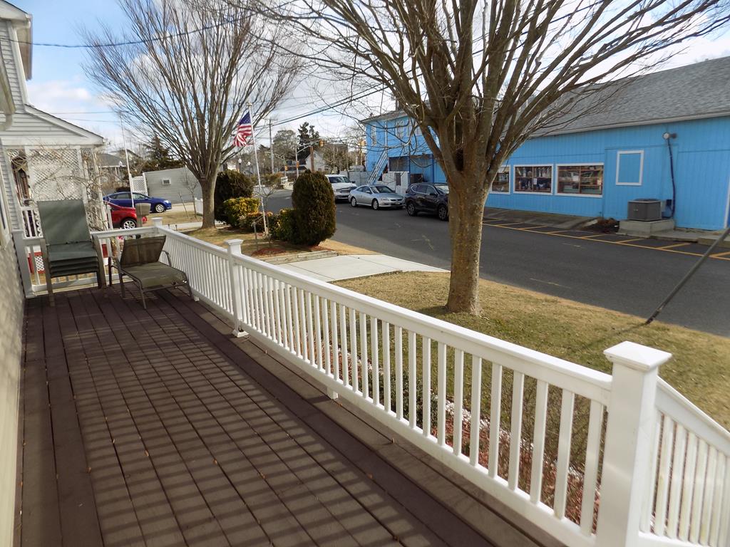 Close to Town/Beach & Pet Friendly Single Family Jersey Cape Realty