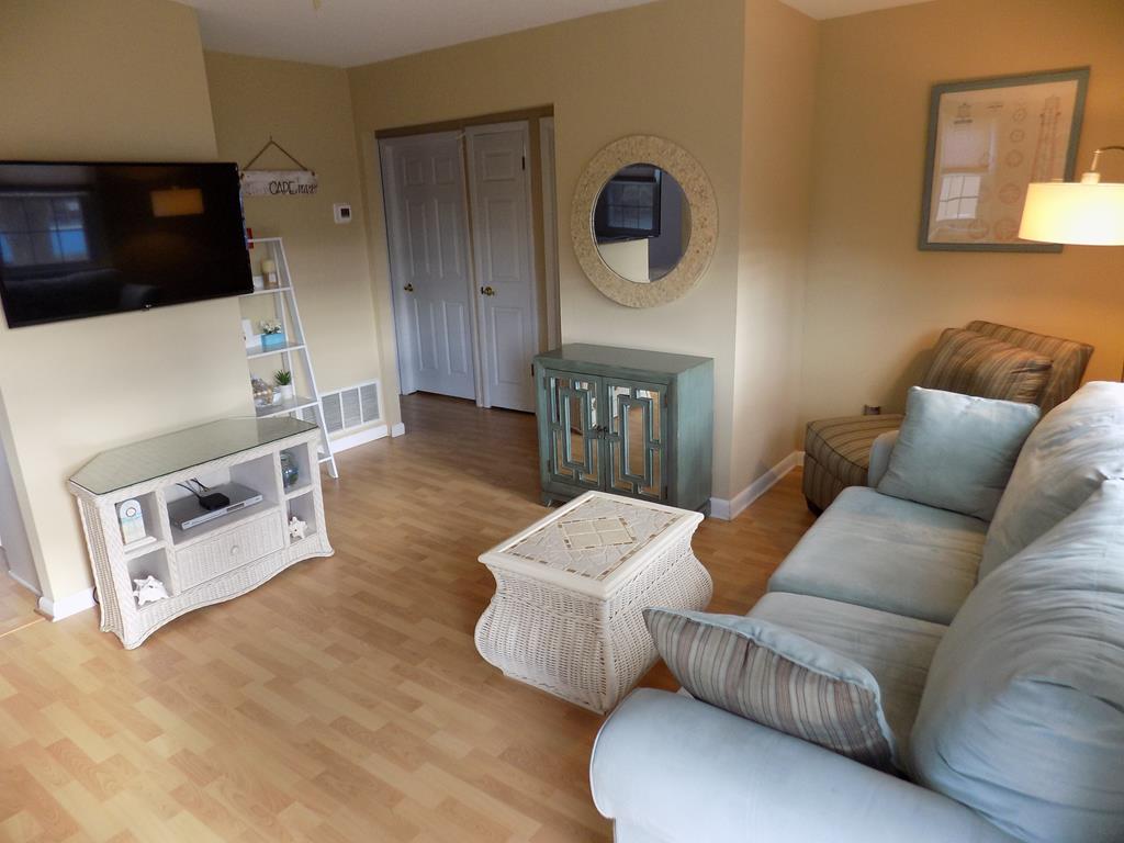 Close to Town/Beach & Pet Friendly Single Family | Photo 8