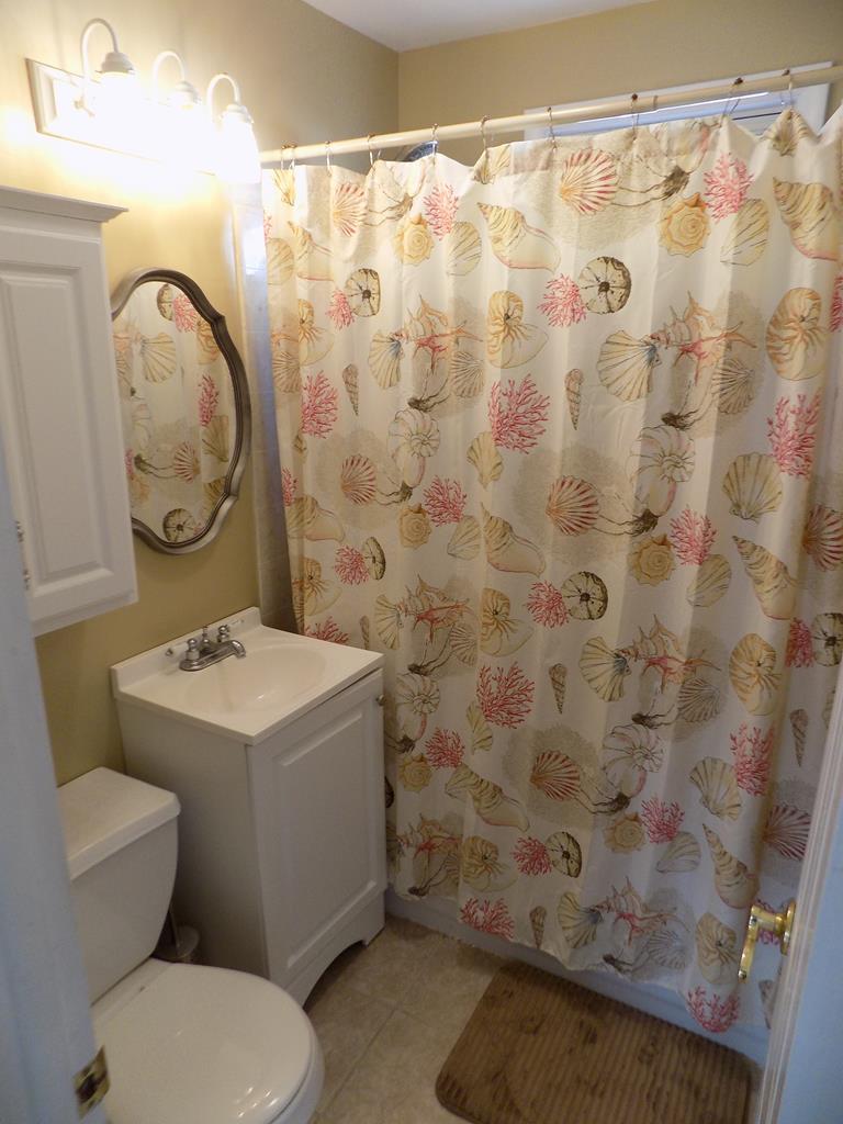 Close to Town/Beach & Pet Friendly Single Family | Photo 9