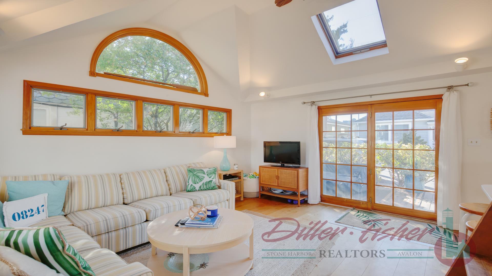 11 Weber Court, Stone Harbor (Mid-Island) - Picture 3