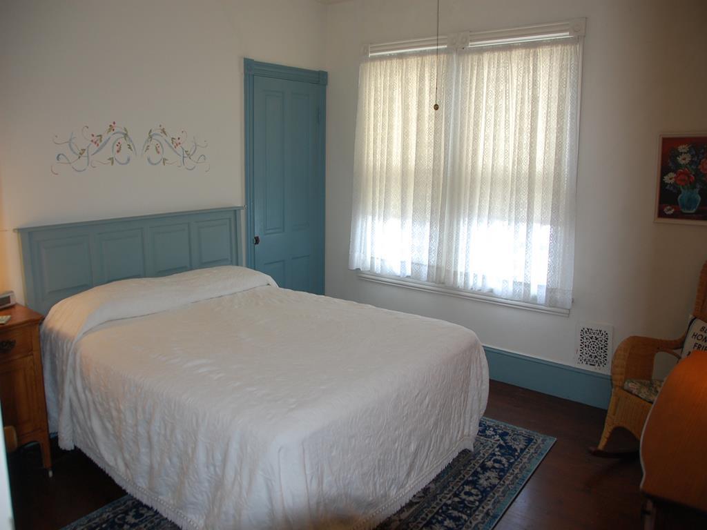 https://realtimerental.com/rrv10/RentalPhotos/1056/1056626.4.jpg