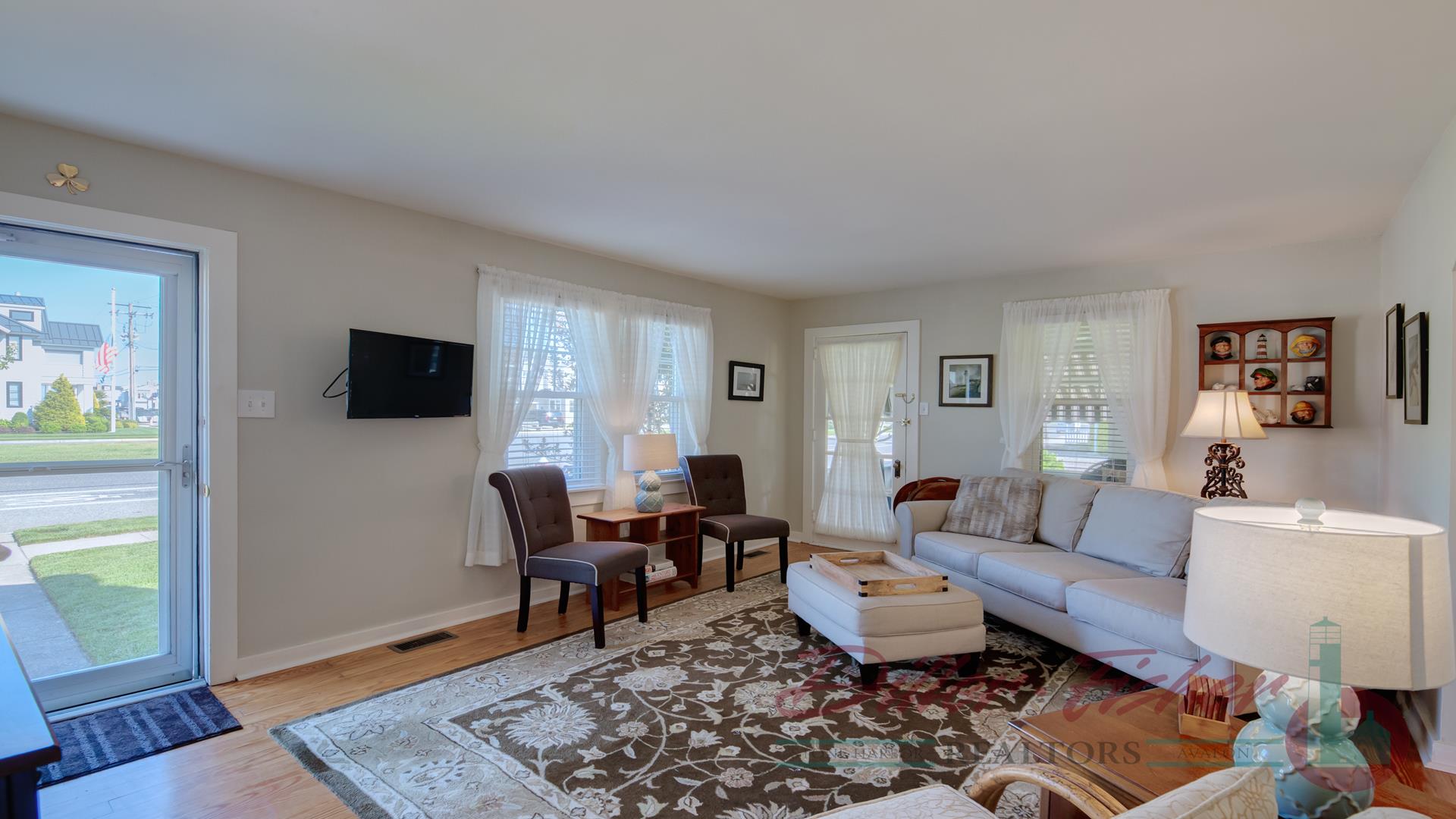 10523 Second Avenue, Stone Harbor (Center) - Picture 3