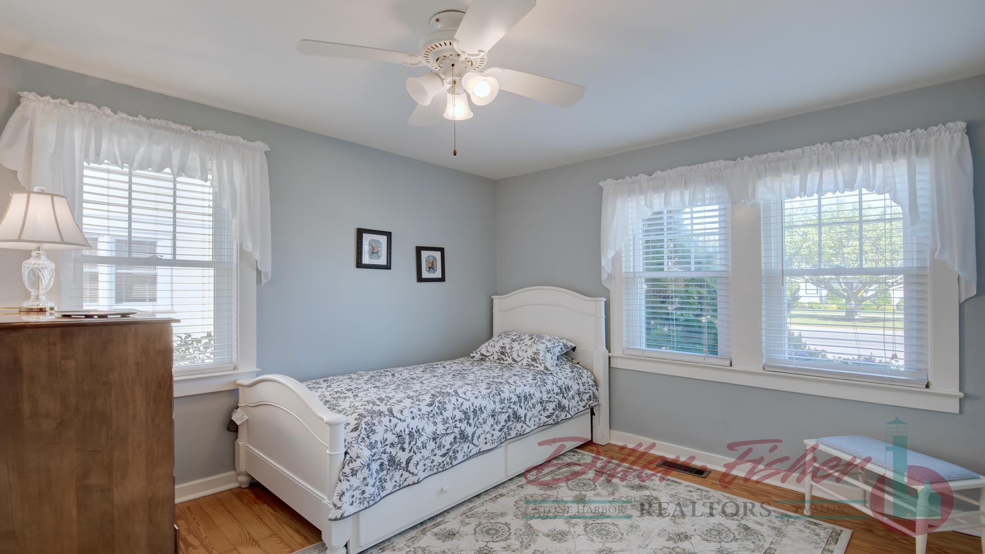 10523 Second Avenue, Stone Harbor (Center) - Picture 5