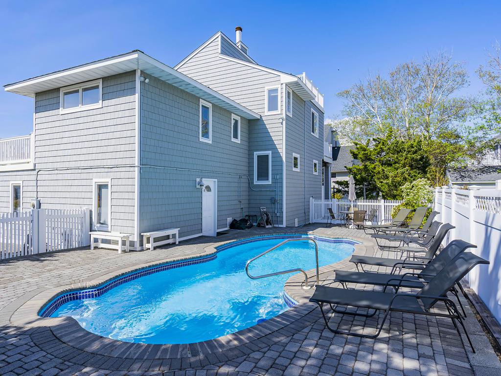 1042 C Long Beach Blvd, North Beach (Bay Side)