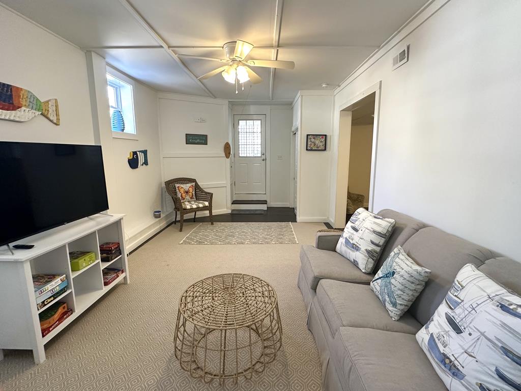 Renovated Colorful Cottage | Photo 27