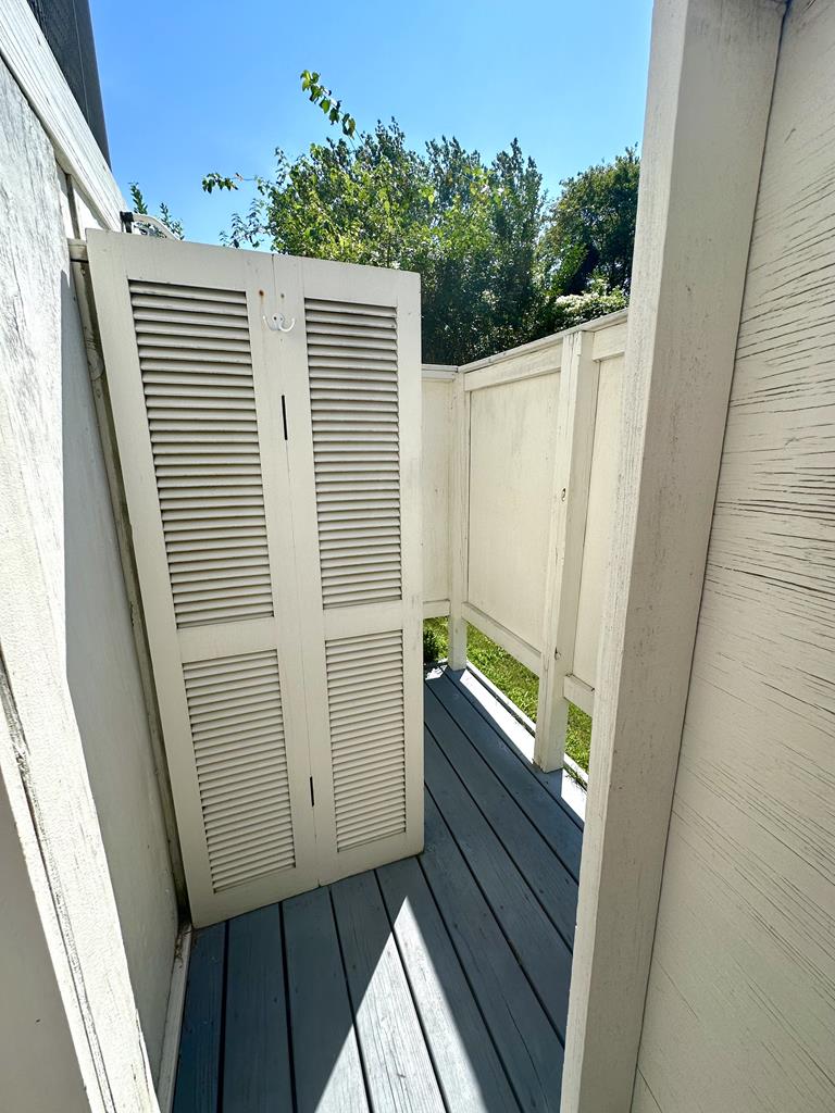 Renovated Colorful Cottage | Photo 30