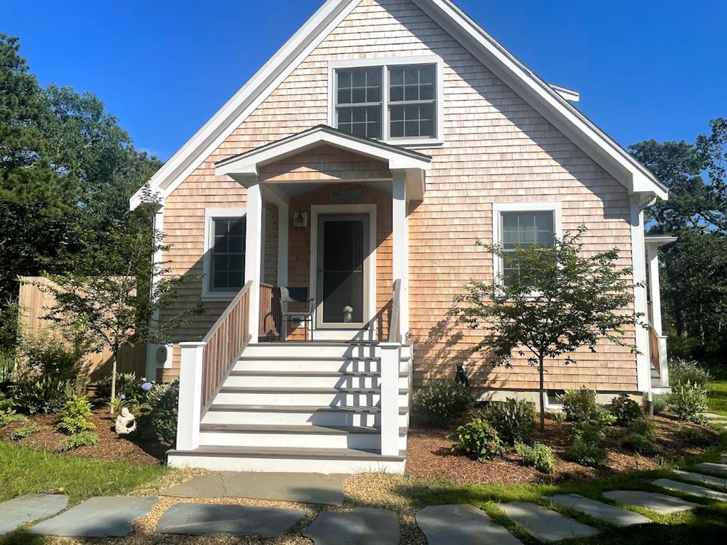 19 Trotters Lane, West Tisbury, MA 02575, Residential