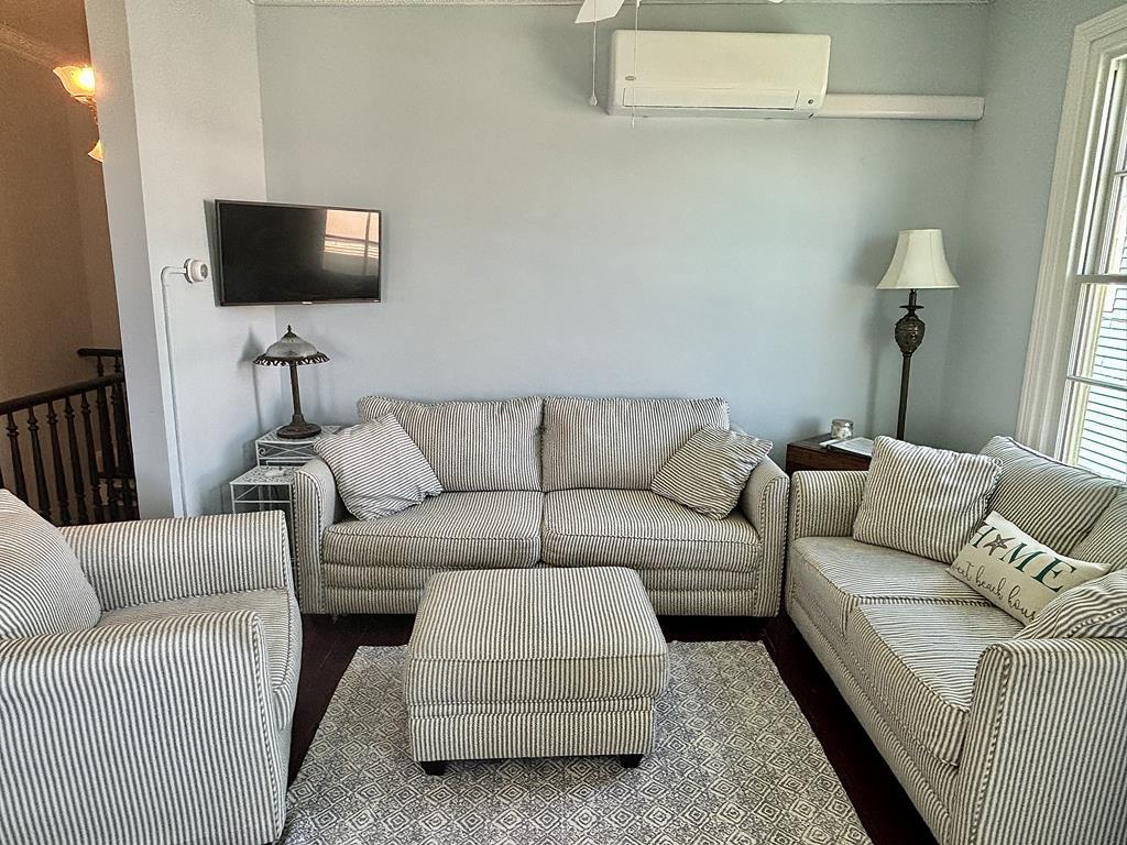 817 Stockton Avenue, Apt 3 | Photo 6