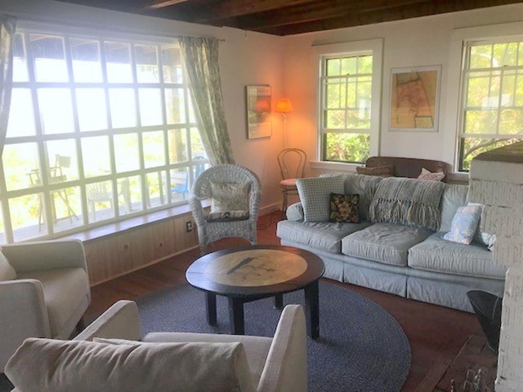 Beach Cottage - Living Room - Views